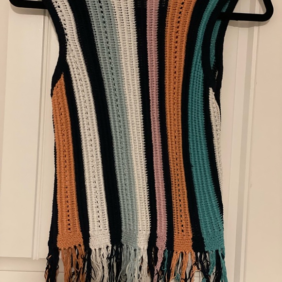 Adorable colorful boho fringed knit tank top size M - Picture 3 of 5
